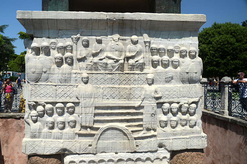 Istanbul - Obelisk Thutmose III. (Theodosiův obelisk)
