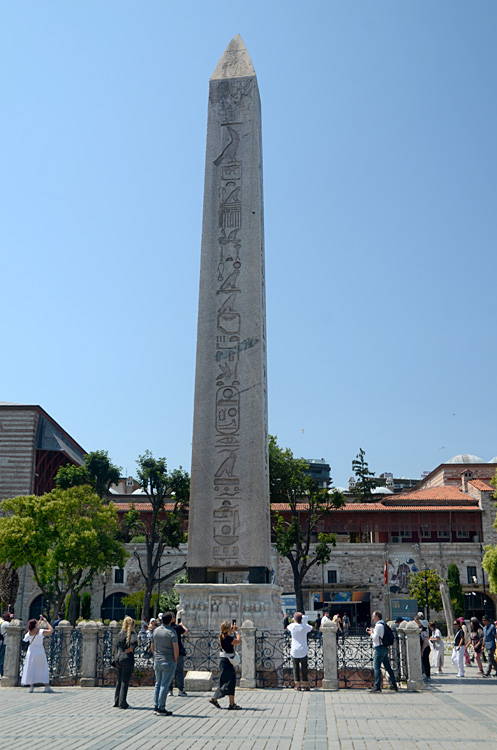 Istanbul - Obelisk Thutmose III. (Theodosiův obelisk)