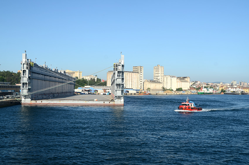 Istanbul - loď Kadiköy - Beşiktaş