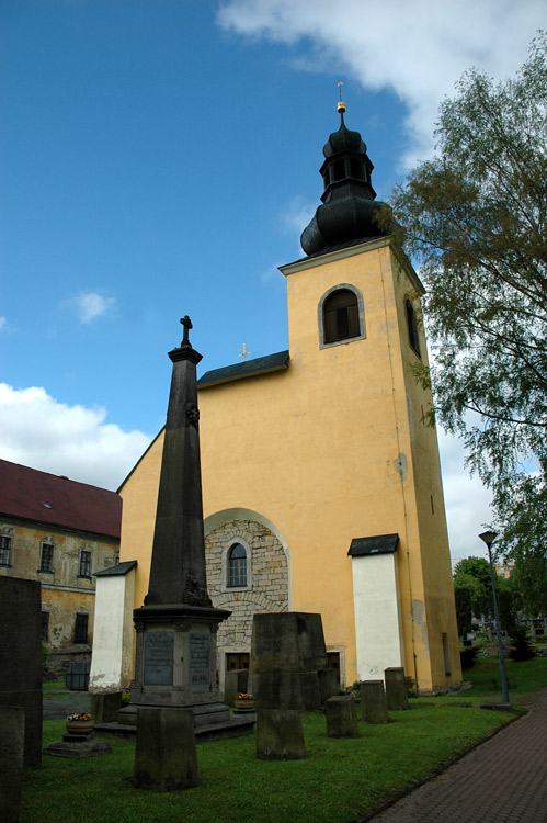 Police nad Metuj - kaple Narozen Panny Marie