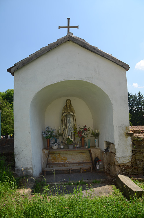 Záboří nad Labem - výklenková kaple