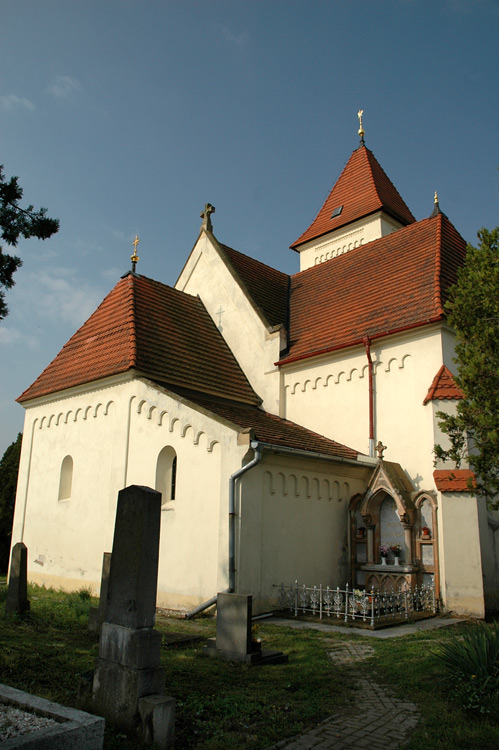 Kostel svatého Jana a Pavla - Krteň